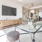 Sungardens Penthouse Apartmán *